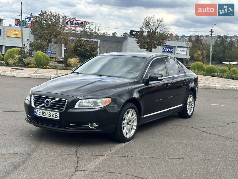 Седан Volvo S80 2010 в Кривом Роге