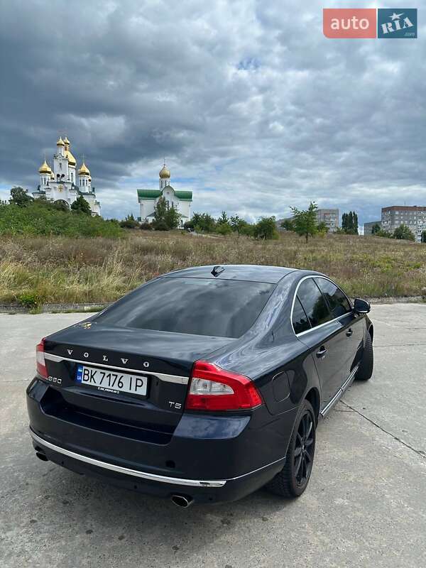 Седан Volvo S80 2015 в Вараші