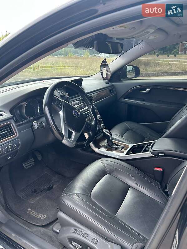 Седан Volvo S80 2015 в Вараші