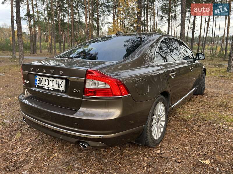 Седан Volvo S80 2014 в Сарнах
