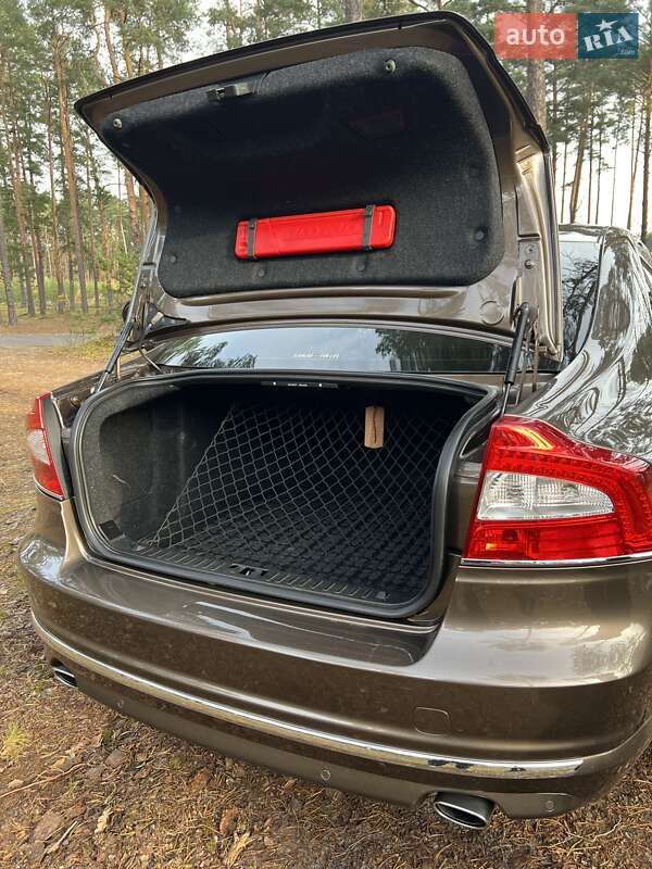 Седан Volvo S80 2014 в Сарнах