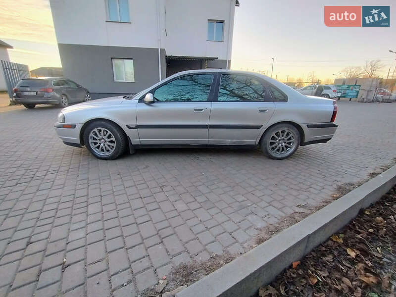 Седан Volvo S80 2000 в Староконстантинове
