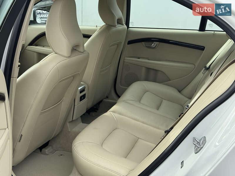 Седан Volvo S80 2015 в Львове