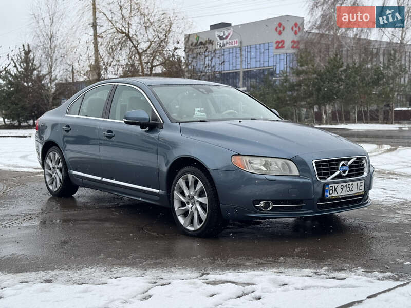 Седан Volvo S80 2012 в Ровно