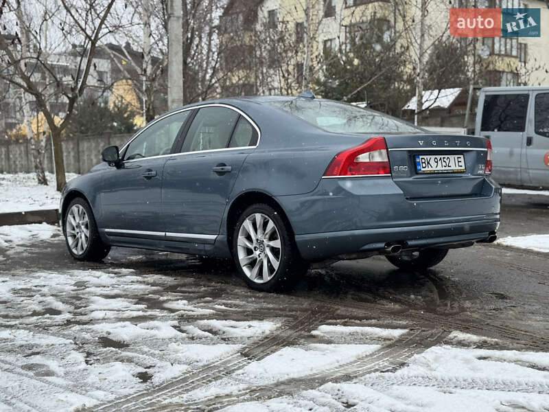 Седан Volvo S80 2012 в Ровно