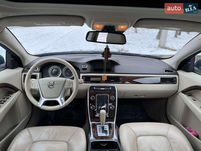 Седан Volvo S80 2012 в Ровно