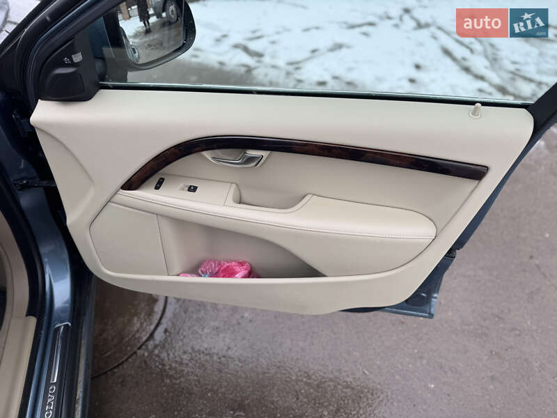 Седан Volvo S80 2012 в Ровно