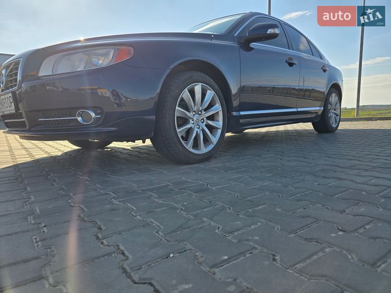 Седан Volvo S80 2010 в Горохове