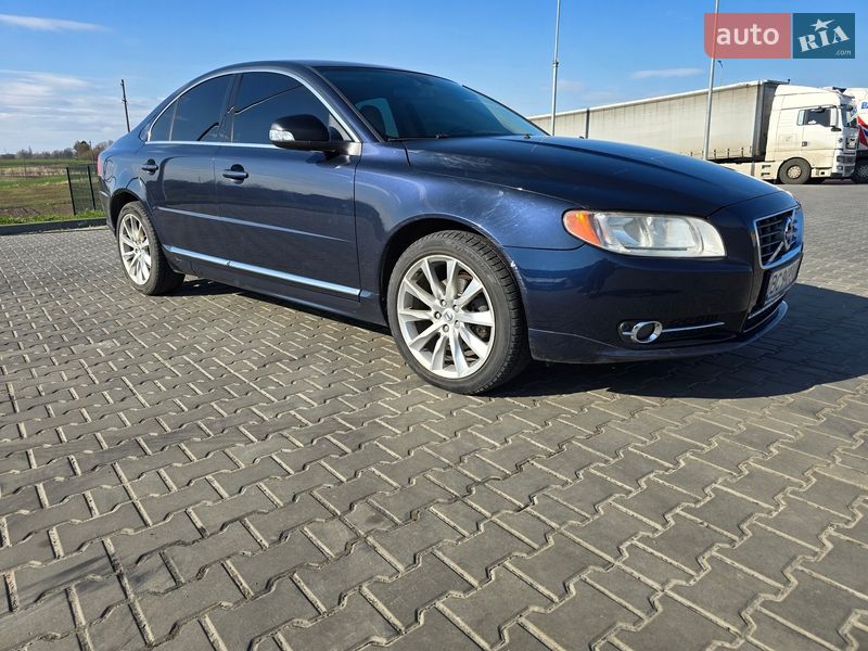 Седан Volvo S80 2010 в Горохове