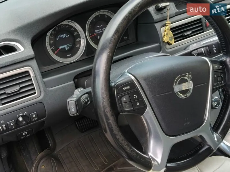 Volvo S80