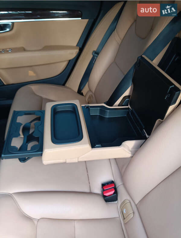 Седан Volvo S90 2017 в Львове