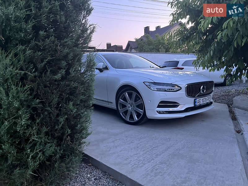 Седан Volvo S90 2016 в Дніпрі