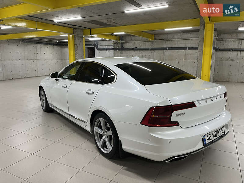 Седан Volvo S90 2016 в Дніпрі