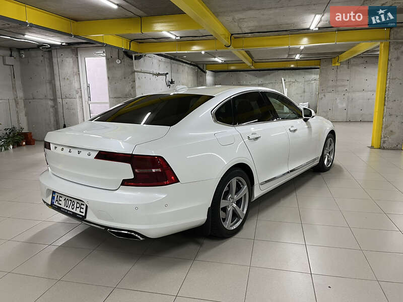 Седан Volvo S90 2016 в Дніпрі