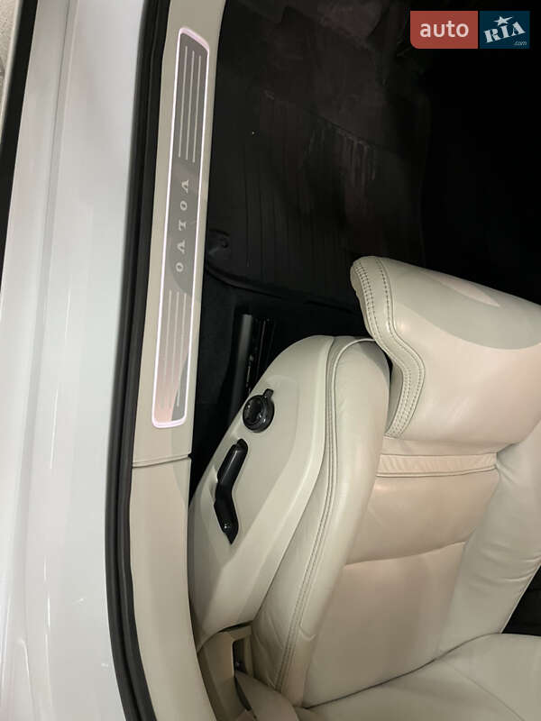 Седан Volvo S90 2016 в Дніпрі