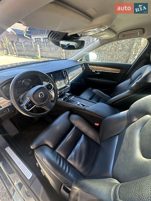 Седан Volvo S90 2017 в Івано-Франківську