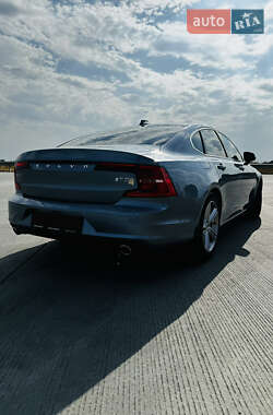 Седан Volvo S90 2017 в 