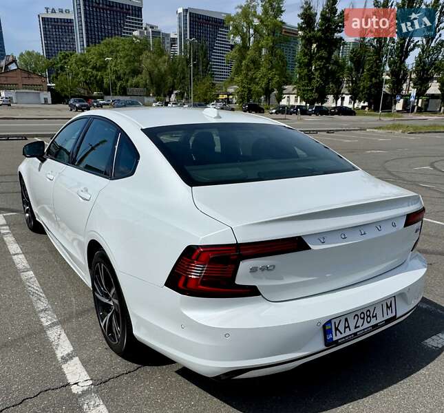 Седан Volvo S90 2021 в Киеве