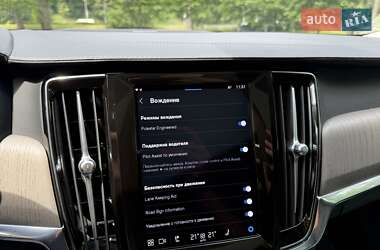 Седан Volvo S90 2022 в 
