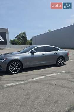 Седан Volvo S90 2016 в 