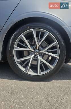 Седан Volvo S90 2016 в 