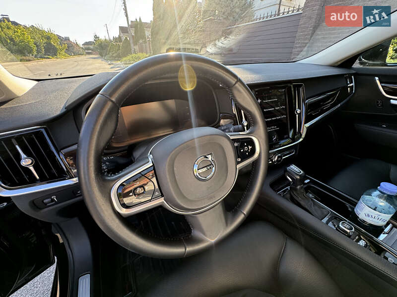 Седан Volvo S90 2018 в Киеве фото 17 Седан Volvo S90 2018 в Киеве