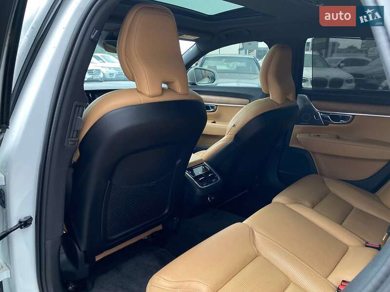 Седан Volvo S90 2019 в Львове