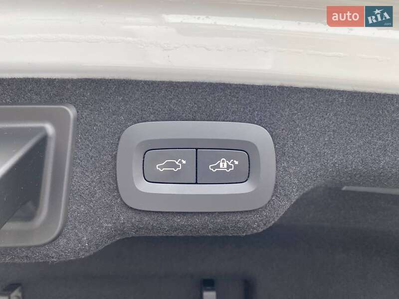 Седан Volvo S90 2019 в Львове