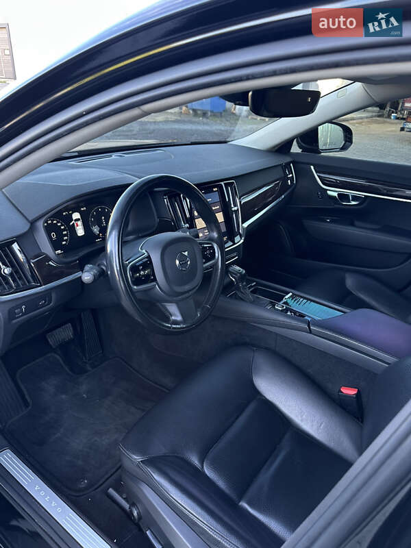 Седан Volvo S90 2017 в Жовкве