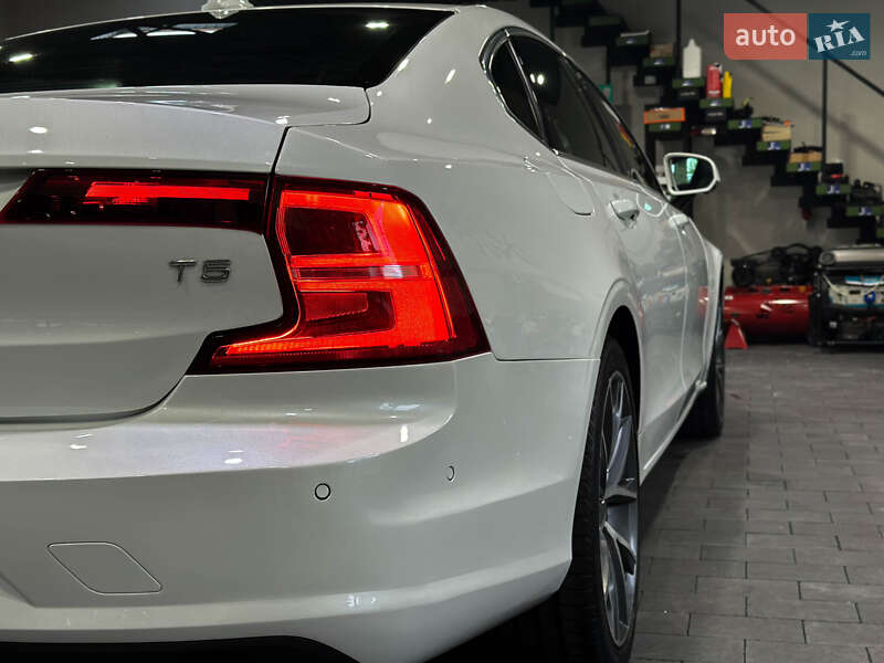 Седан Volvo S90 2017 в Коломые