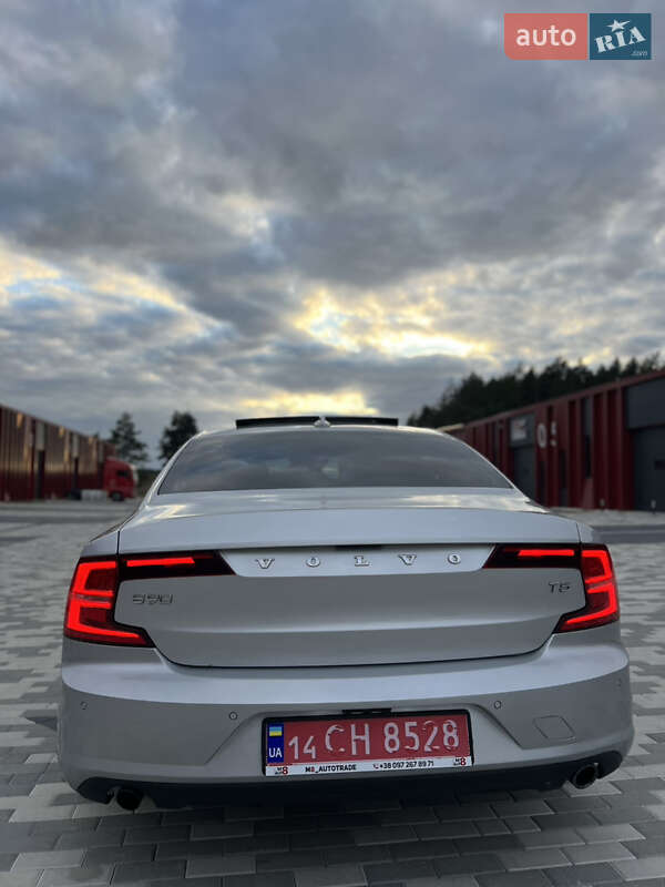 Седан Volvo S90 2018 в Львове