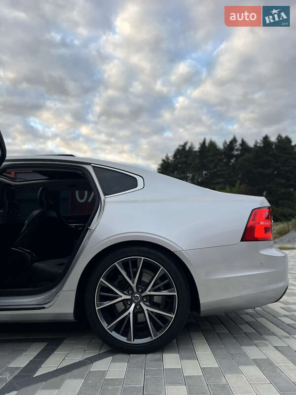 Седан Volvo S90 2018 в Львове
