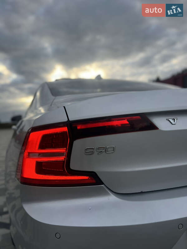 Седан Volvo S90 2018 в Львове