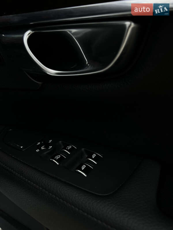 Седан Volvo S90 2018 в Львове