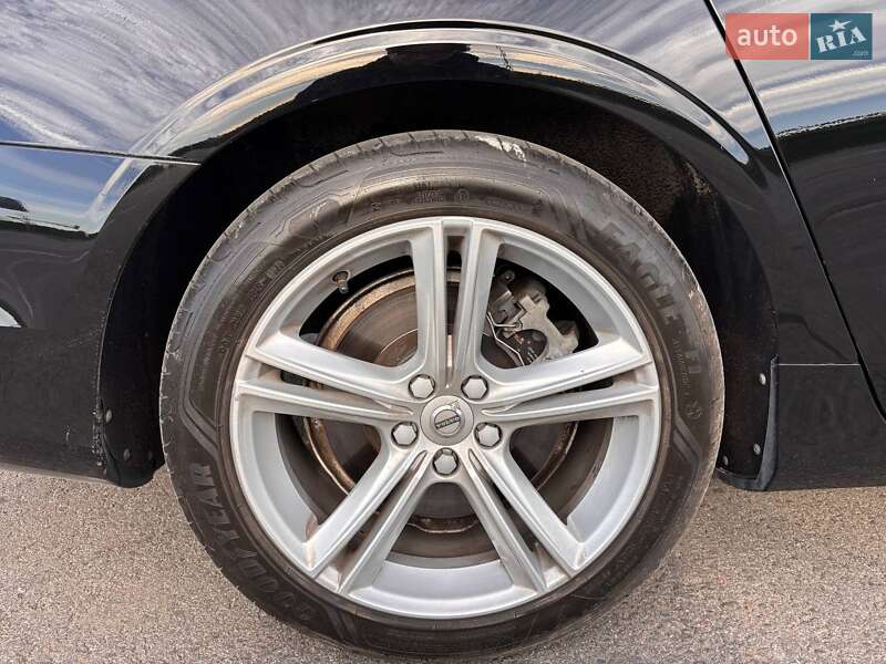 Седан Volvo S90 2017 в Львове
