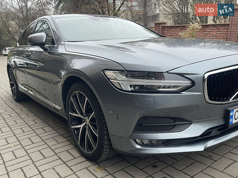 Седан Volvo S90 2017 в Чернівцях