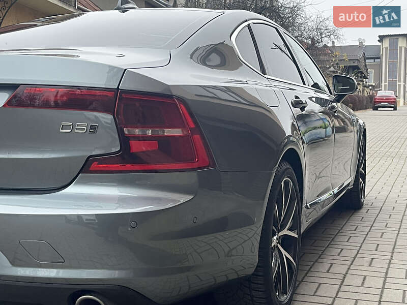 Седан Volvo S90 2017 в Чернівцях