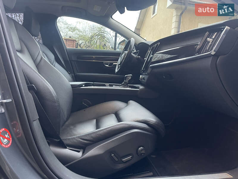 Седан Volvo S90 2017 в Чернівцях