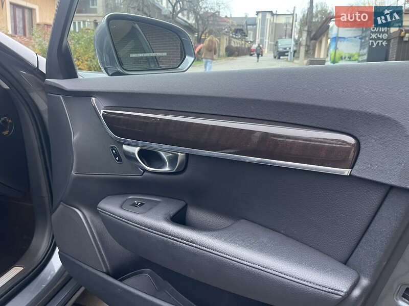 Седан Volvo S90 2017 в Чернівцях