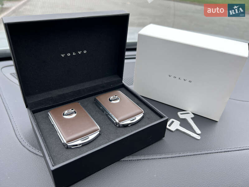 Седан Volvo S90 2019 в Звягелі