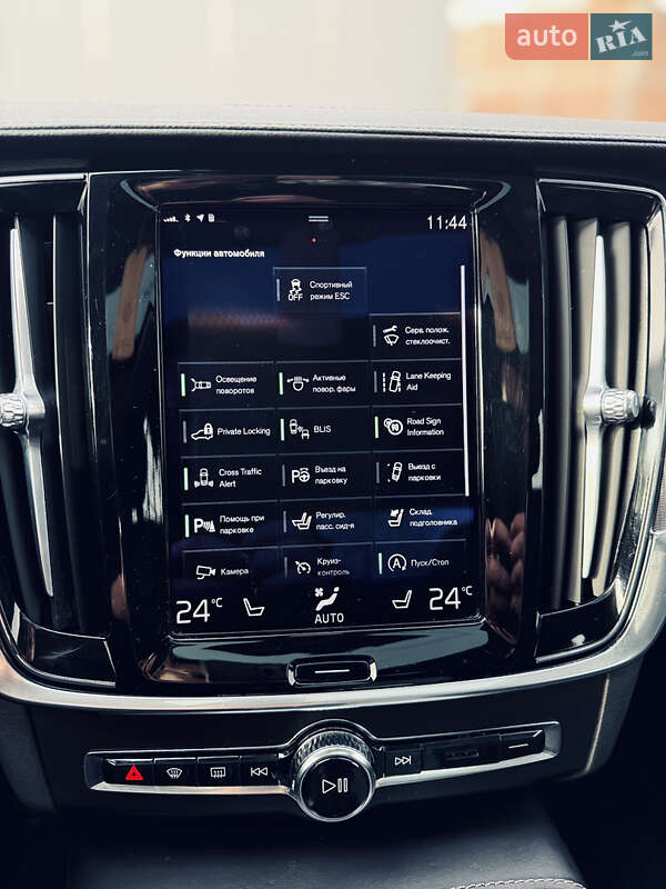 Седан Volvo S90 2016 в Черновцах