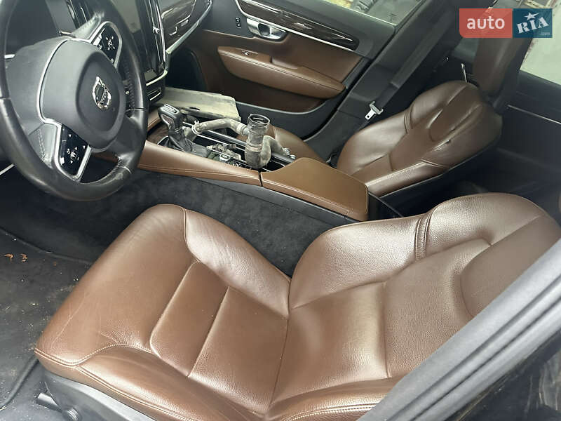 Седан Volvo S90 2018 в Львове