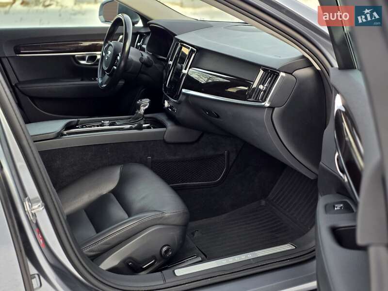 Седан Volvo S90 2017 в Черновцах