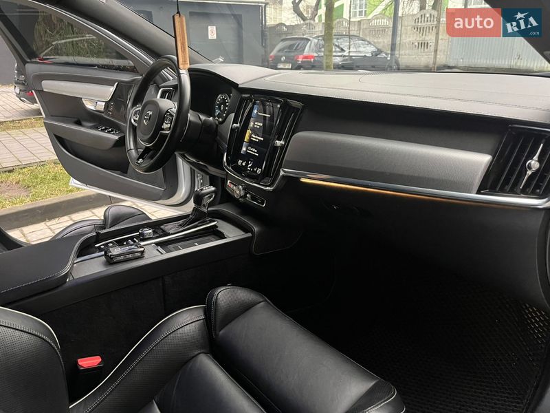 Седан Volvo S90 2020 в Ивано-Франковске