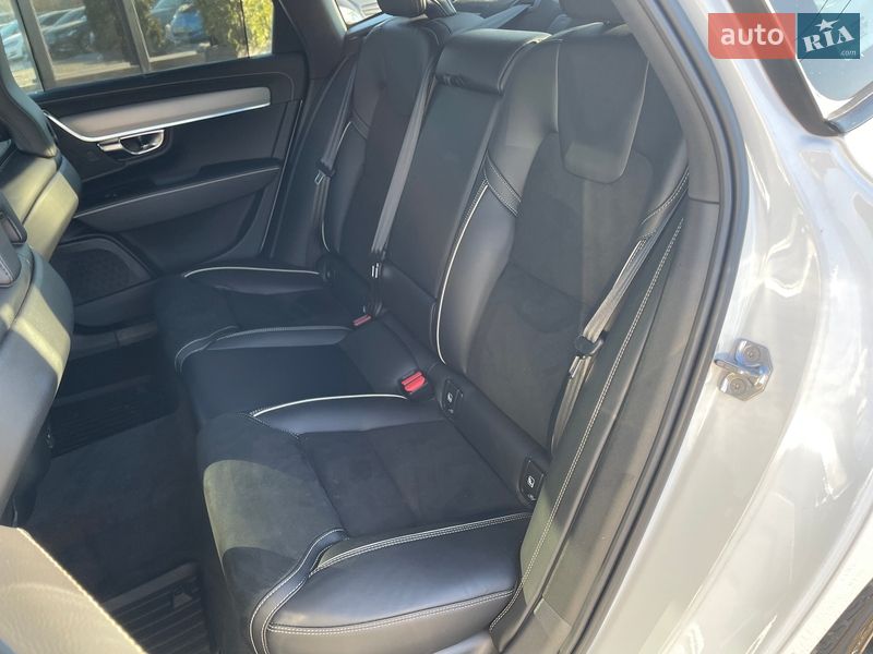 Седан Volvo S90 2021 в Киеве