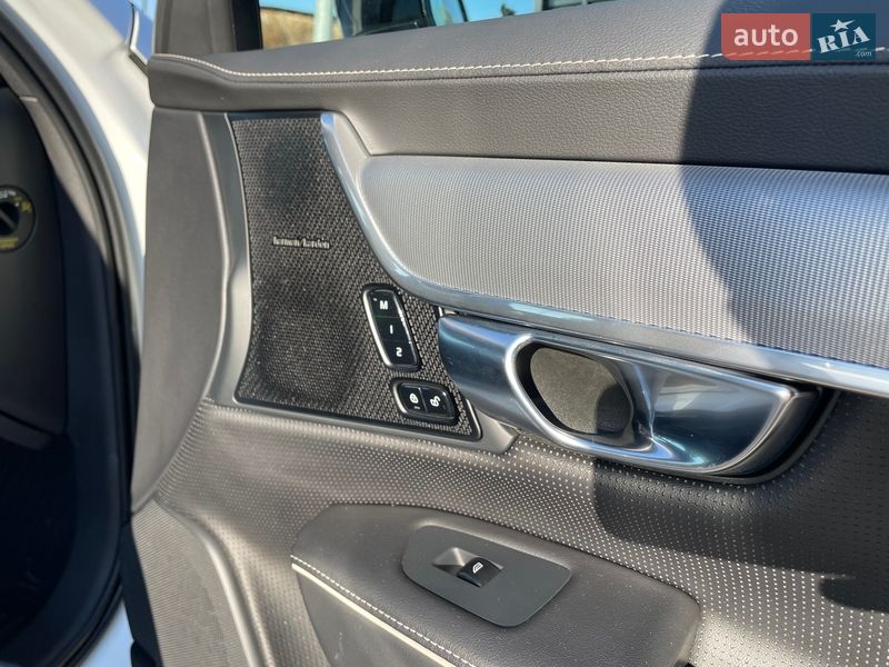 Седан Volvo S90 2021 в Киеве