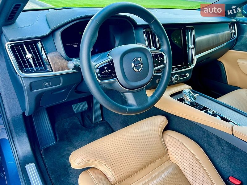 Седан Volvo S90 2022 в Киеве