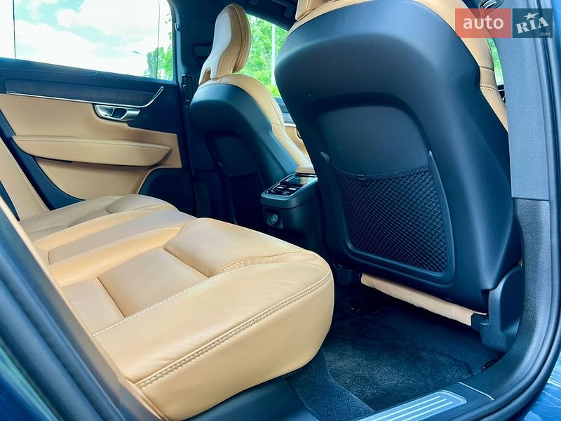 Седан Volvo S90 2022 в Киеве