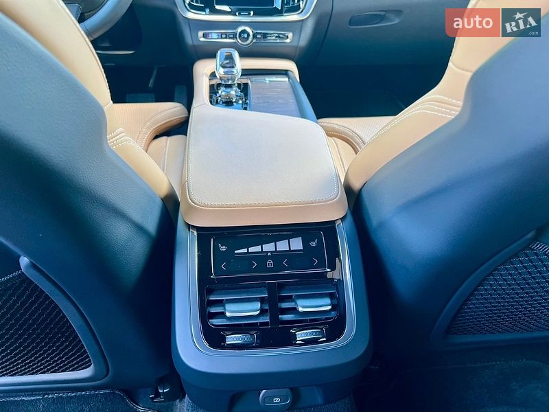 Седан Volvo S90 2022 в Киеве