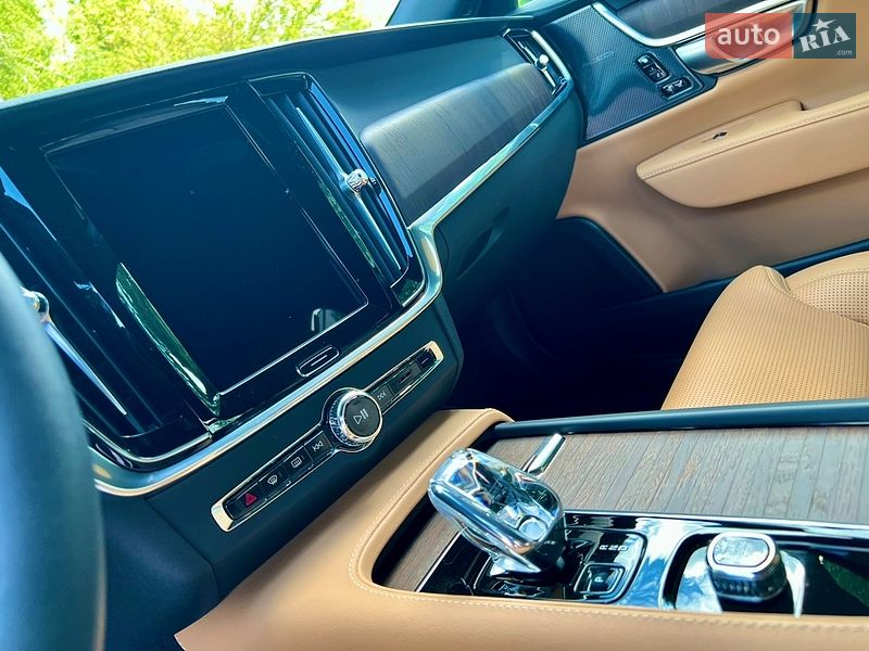 Седан Volvo S90 2022 в Киеве